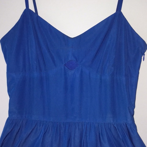 Dress - Picture 2 of 4